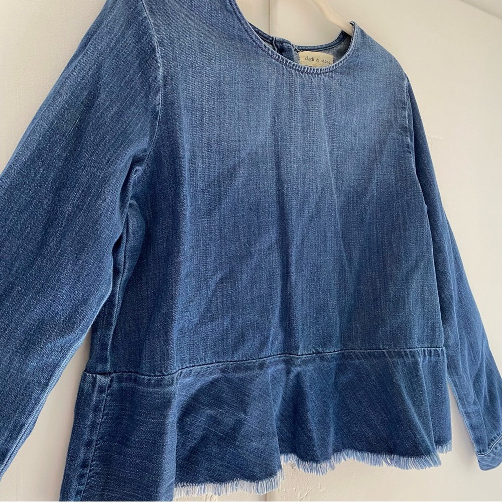 cloth & stone Anthropologie Denim Peplum Long Sleeve Ruffle Fray Bottom Hem M